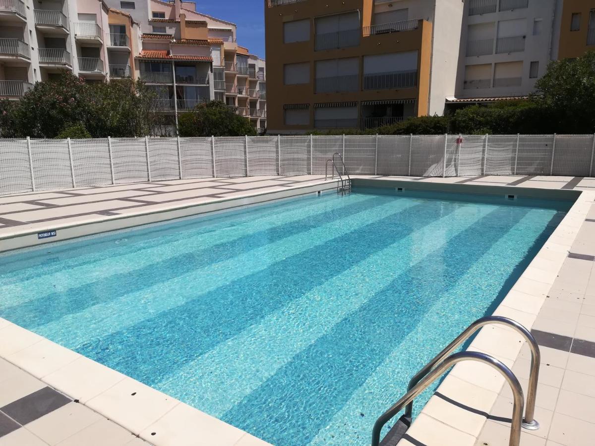 Studio Cabine Vue Port Avec Parking Prive, Piscine, Parc, Boulodrome Agde Exterior photo